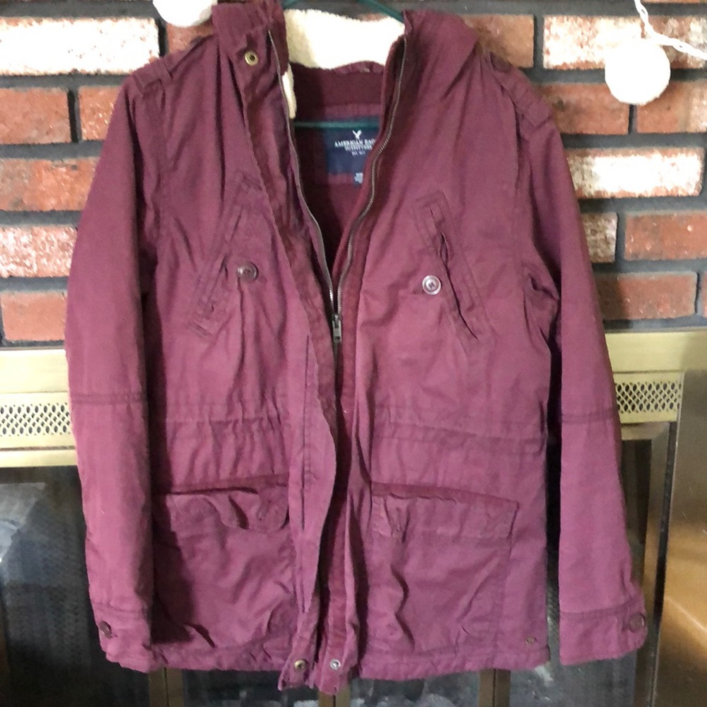 American Eagle Outfitters winter coat. Size medium in burgundy.